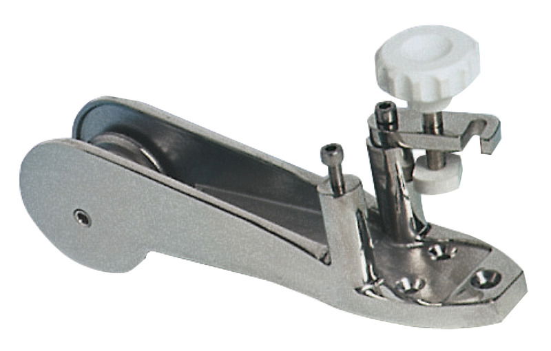 In acciaio inox AISI 316 microfuso e lucidato a specchio, con bloccaggio per ancore Danforth, Bruce, Trefoil®, CQR ecc.. Puleggia inox indistruttibile.