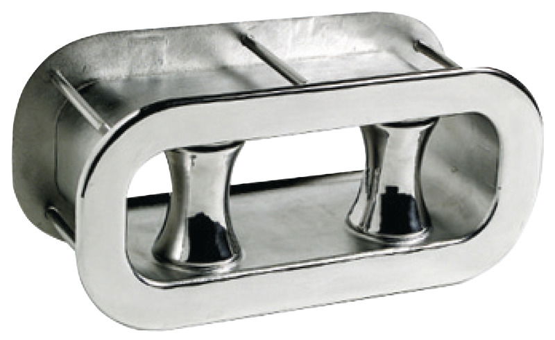 In acciaio inox AISI 316 lucidato a specchio, completa di controflangia; il collo può essere tagliato fino alla misura desiderata.