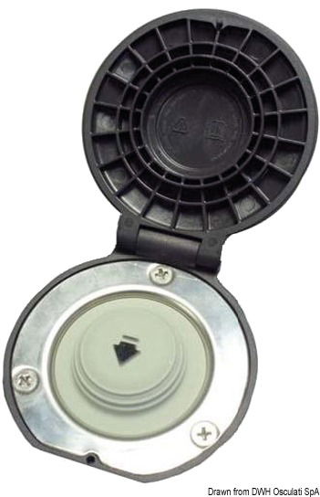 Realizzato in plastica rinforzata, completamente stagno e quindi adatto per il montaggio in coperta. Dotato di sportellino apribile; dimensioni particolarmente contenute.