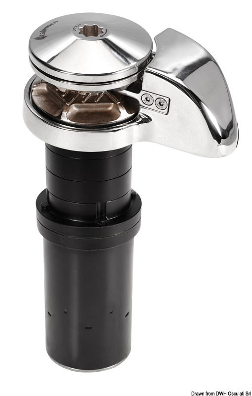 Carcassa in acciaio inox AISI 316 lucidato. Asse verticale per una facile installazione. Può utilizzare catena o cima/catena. Sensore contametri integrato. Motore stagno IP67. Consigliato per barche fino 8 m.