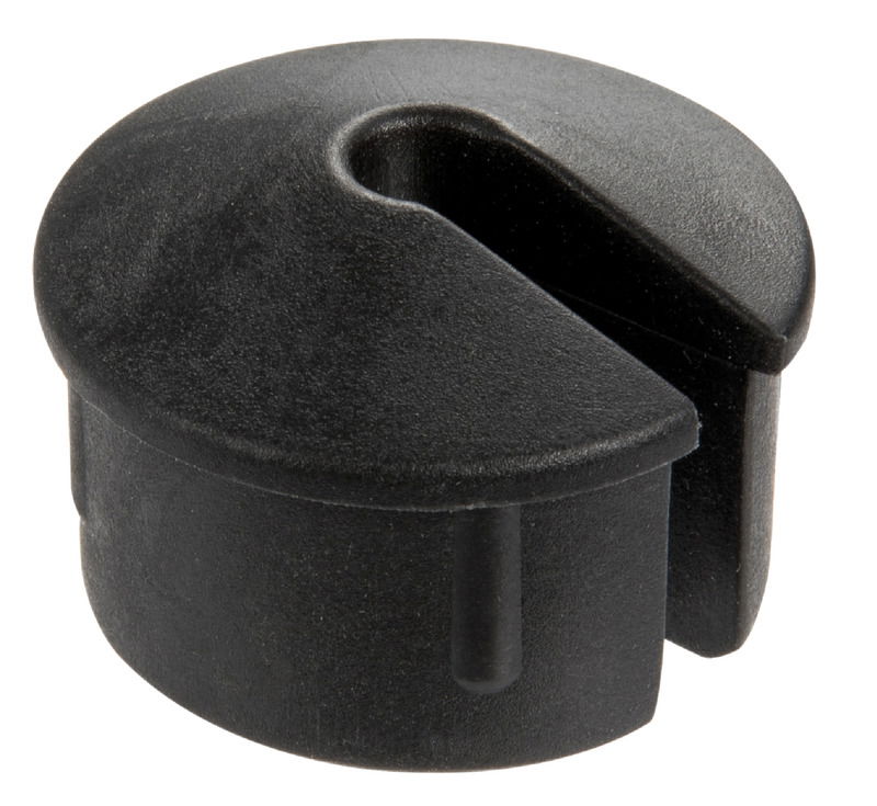 Formato da due metà con incastro a coda di rondine. Cappuccio terminale in nylon nero non incluso. Questo sistema evita di dover smontare la sartia per mettere in opera il profilo. Si possono tagliare secondo necessità. I cappucci vanno fissati con l’apposita spina che serve anche da contenimento della sartia. Il tubo và forato una volta tagliato a misura.