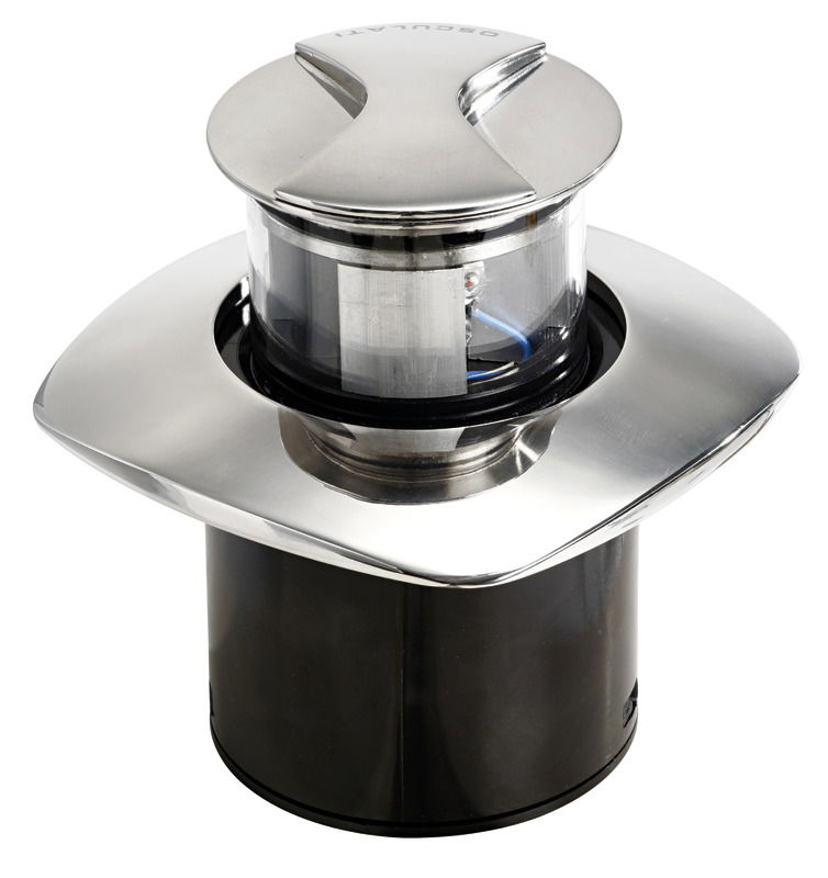 Carcassa in tecnopolimero e in AISI 316 lucidato a specchio.Con una leggera rotazione del piattello inox superiore il fanale si alza in posizione d'uso.