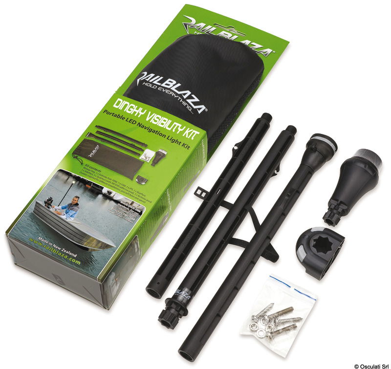 Luce di navigazione bianca 360° regolamentare per imbarcazioni di lunghezza inferiore a 7 m con velocità inferiore a 7 nodi.• Asta 1 m• luce a batteria 3 x AA• Supporto SidePort incluso (fissaggio a parete)• Borsa di stivaggio con cordino