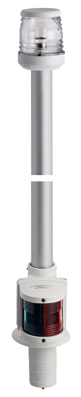 Per scafi < 20 m, con fanale certificato COLREG72. Completa di base in nylon nero o bianca sulla quale si inserisce a scatto l’asta dando il contatto e di cappuccio a tenuta stagna che chiude la base quando l’asta è sfilata. Provvista di un fanale da 360° e fanale di via rosso/verde.