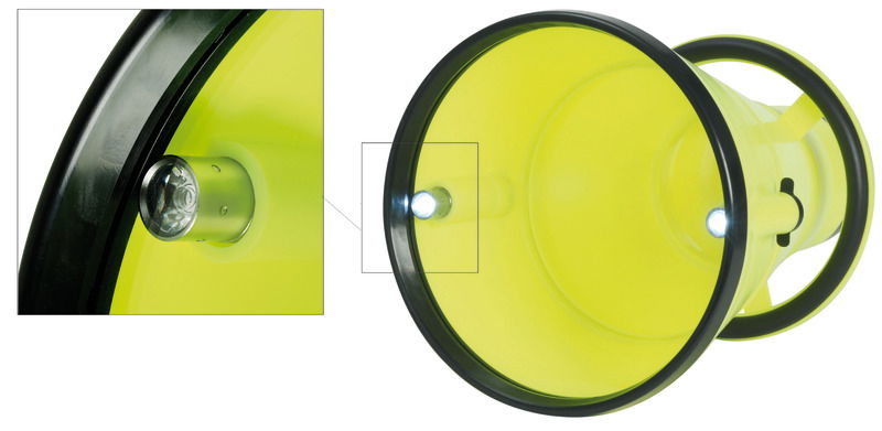Batiscopio guardafondo smontabile in 4 parti. Con visore in vetro temperato e impugnatura soft + oculare morbido.Disponibile in versione classica ed in versione giorno/notte con sistema di illuminazione subacquea con due faretti a LED.Sacca imbottita per batiscopio per alloggiamento luci e pile (OPTIONAL).
