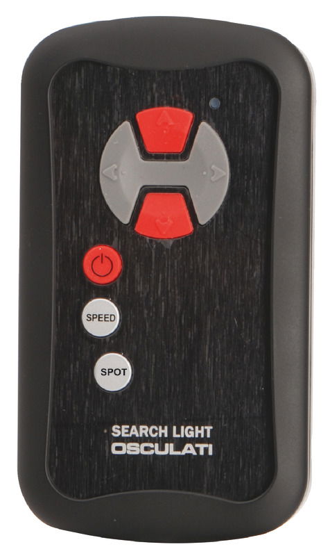 Carcassa: inox lucidato a specchio. Completamente stagni. Rotazione 350° orizzontale e 55° verticale.Due velocità. Lampadina alogena doppio filamento (spot + flood) da 100 W + 90 W tipo H4. I fari sono collegabili a 3 tipi di comando optional che possono essere indipendenti o sommati per creare la configurazione desiderata:1) Comando da plancia con joystick (da collegare via cavo telefonico al faro) cavo incluso da 4,5 m. Optional da 10 m.2) Comando da plancia wireless (è sufficiente portare l’alimentazione al faro).3) Radiocomando classico fornito con staffa per fissaggio alla plancia.