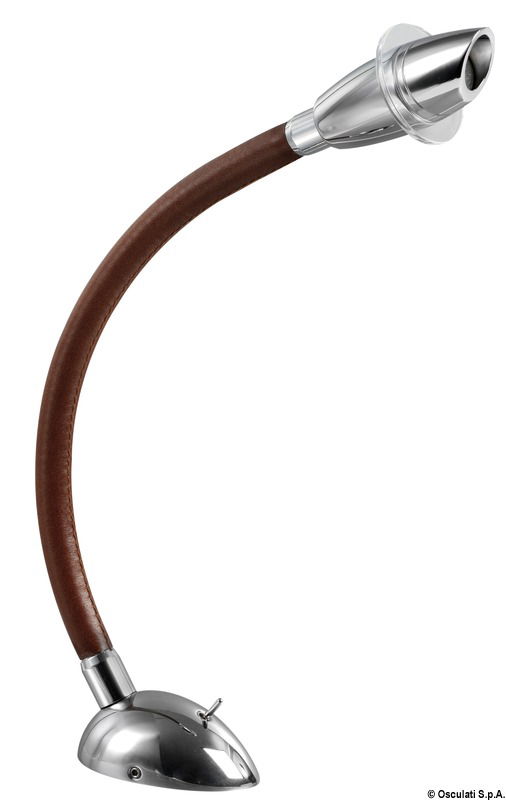 Base in acciaio inox lucidato a specchio e testa in ottone cromato.