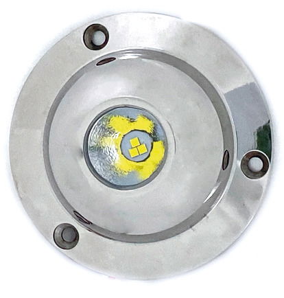 Carcassa in acciaio in inox AISI 316.Vetro borosilicato anti-graffio, driver integrato per funzionamento 12/24 V.Può funzionare anche fuori dall'acqua; non richiede incasso.