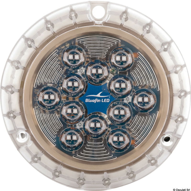 Top di gamma, la Piranha P24 raggiunge una potenza fino a 12.000 lumen con una distribuzione ottimale del fascio luminoso a 60°, capace di creare un effetto scenico intenso e profondo.Nonostante la potenza, il dispositivo può essere installato anche fuori dall'acqua grazie al sistema termico autorregolante che riduce l'intensità in caso di surriscaldamento.Dotato della tecnologia Builtin Driver, protezione dall'inversione di polarità, rivestimento anti-vegetazione.Materiale: BronzoCertificazione: RINA IEC 60529