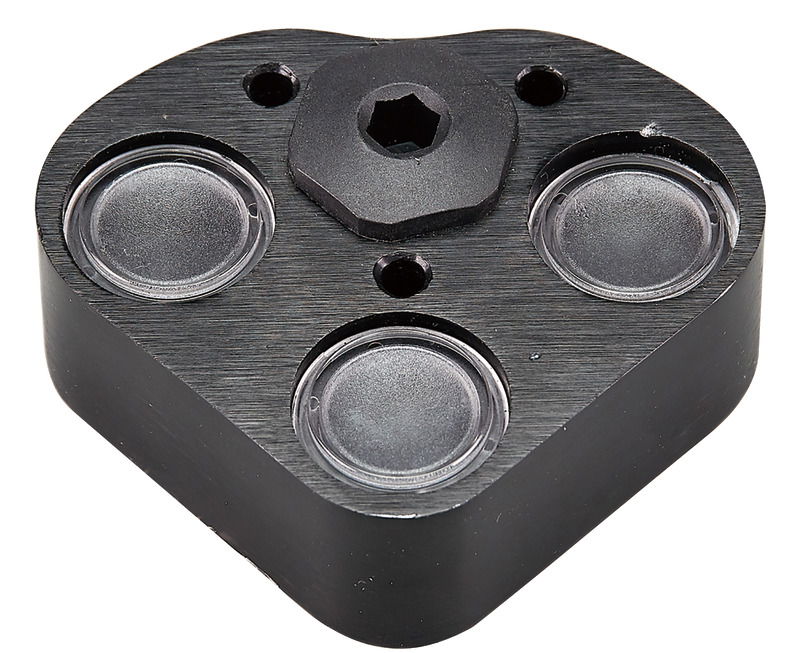 Corpo in lega leggera anodizzata nera. Alimentazione 12/24 V.Versione A: Cilindrica Ø 32 mm. Filetto posteriore 1/2" NPT.Si applica in abbinamento con il tappo inox 18.542.00 nel quale si avvita la luce.Versione B: Da avvitare con telecomando a distanza incluso (fino a 15 m).3 moduli con possibilità di programmazione dei colori, della sequenza, effetto strobo, flash, etc.Cavo in dotazione da 1,5 m.