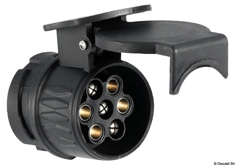 In ABS nero con particolari in ottone cromato.