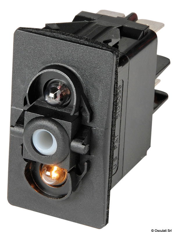 Impermeabili IP56. Richiedono per l’installazione un foro rettangolare da 21,5x36,8 mm. Capacità massima 20 A a 12V e 15 A 24 V. Completi di doppia illuminazione: uno che illumina il simbolo dell’utenza a cui é collegato, sempre acceso (per essere rintracciato al buio), il secondo che illumina una apposita fessura sotto il simbolo che si accende come spia quando si attiva l’utenza, bascula da ordinare a parte.