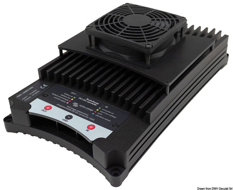 Convertitori DC/DC per caricare le batterie di servizio 12/24 V.Particolarmente adatti nel caso di imbarcazioni dotate di alternatori intelligenti, utilizzati nei motori più recenti, che non sempre generano corrente di carica corretta.