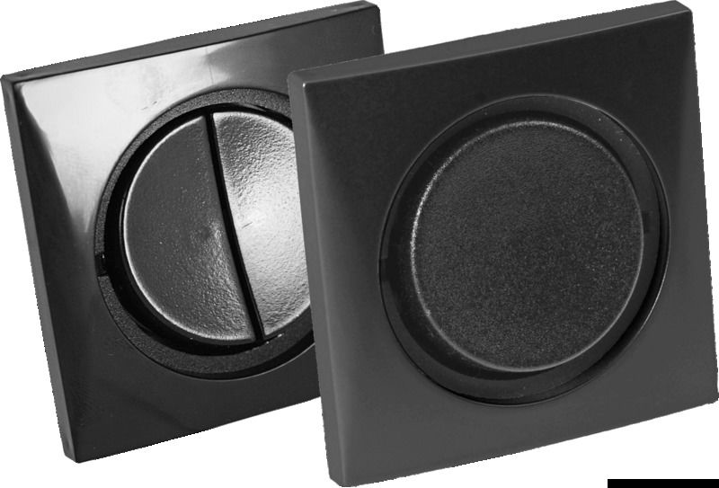 Elegante pannello con interruttori BATSYSTEM.