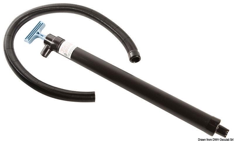 Pompa di ottima qualità. Completa di tubo di scarico spiralato e bocchello terminale. Adatta al travaso di gasolio. Venduta in confezione espositiva.