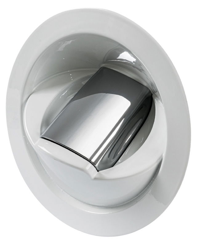 Doccia con miscelatore integrato, estetica flat, a scomparsa, installazione orizzontale o verticale.Vano doccia provvisto di una guarnizione antivibrante.Regolazione dell’acqua calda e fredda gestita tramite la rotazione del corpo della doccetta, mentre il flusso è regolato da un bottone push lock che consente di bloccare il getto d’acqua ed evitare sprechi.Il miscelatore incorporato permette una regolazione precisa della temperatura e di mantenerla tra un'apertura e l'altra.