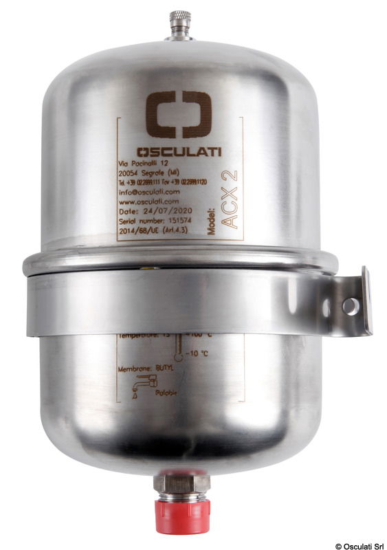 Atto ad evitare la caratteristica pulsazione quando i rubinetti non sono aperti al massimo e l’aumento di volume dell’acqua calda negli scaldabagni. Carcassa in acciaio inox lucidato, membrana in butile.