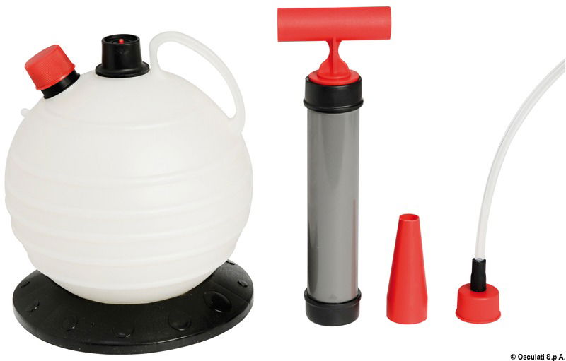 Questo apparecchio permette di togliere l'olio vecchio dal motore con grande facilità. L'olio viene prelevato attraverso l'astina di livello e raccolto nel contenitore sferico nel quale viene immesso tramite la pompa di vuoto applicata sulla sommità.