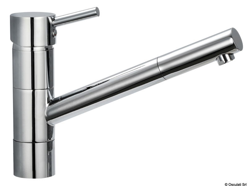 Rubinetto in ottone cromato. Getto orientabile, collo lungo per lavelli cucina.