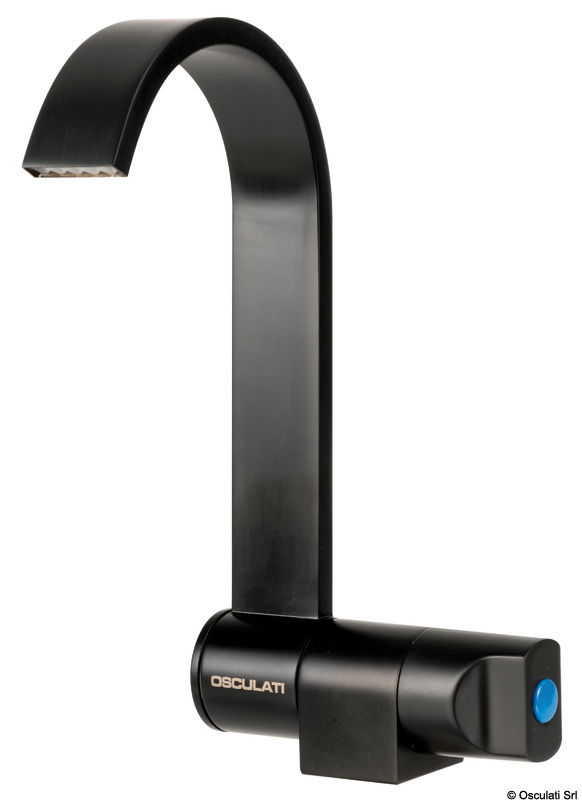 Serie di miscelatori abbattibili con cromatura nera.A differenza della semplice verniciatura, la cromatura garantisce un’estrema qualità e resistenza ad urti e/o graffi.Possono essere montati all’interno del lavello al fine di avere il piano completamente liscio.