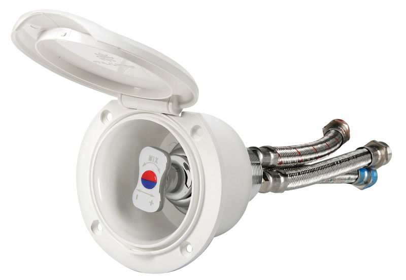 Rubinetto in ottone cromato con miscelatore in ceramica, vano di alloggiamento ad incasso bianco in ASA UV resistente.