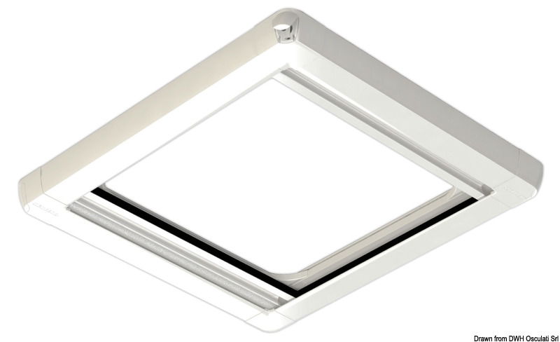 Sistema di base per boccaporti, installato sulla superficie del rivestimento interno della cabina:-Tenda oscurante al 100% + zanzariera (entrambe di colore bianco) inserite in un unico telaio in PVC dal design ultrasottile e moderno.- Semplice chiusura magnetica tra zanzariera e tenda.- Optional da ordinare separatamente: controtelaio di finitura flessibile 19.809.05/20Su richiesta, disponibile in varie misure di serie o produzione su misura per adattarsi a qualsiasi boccaporto. Colore struttura: bianco (RAL9016), su richiesta anche beige (RAL9001).
