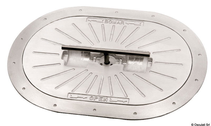 Costruito in alluminio fuso Almag-35 con viteria, anello e maniglia a T in acciaio inoxA tenuta stagna e testati per resistere fino a 10m di profondità.Montaggio a filo coperta. Adatto per uso commerciale.Omologazione CE