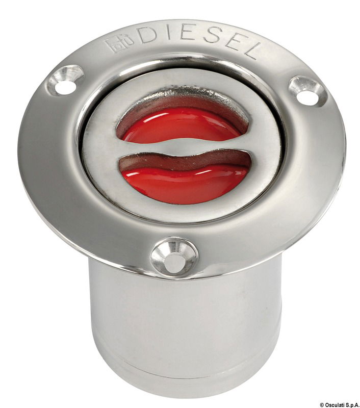 Completamente a filo con maniglietta di apertura del tappo a filo anch’essa. Completo di catenella di sicurezza. Nuova versione con tappo microfuso. Disponibile con canotto di raccordo dritto oppure inclinato di 45° rispetto alla verticale (da utilizzare quando il piano di rifornimento é inclinato).