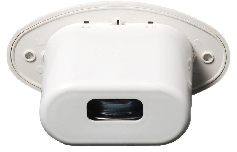 Si monta usualmente sul trincarino dello scafo e all’esterno appare solo la piccola mascherina in ABS bianco. Montaggio dall’esterno.