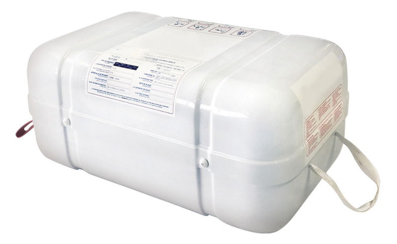 Per navigazione oltre 12 miglia.Conformi al D.M. 12/8/2002, approvate con D.M. 832/2004 del 10/3/2003. Revisione biennale. Versione con contenitore rigido o sacca morbida.