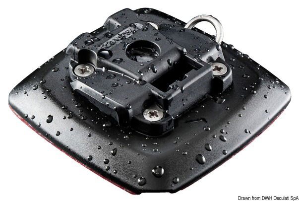 Sistema di montaggio compatto e multi-regolabile per mobile, tablet, fish finders, fotocamere digitali, VHF e GPS. L’abbinamento del corpo con le diverse basi e supporti consente molteplici possibilità di montaggio. Studiato specificatamente per uso nautico.