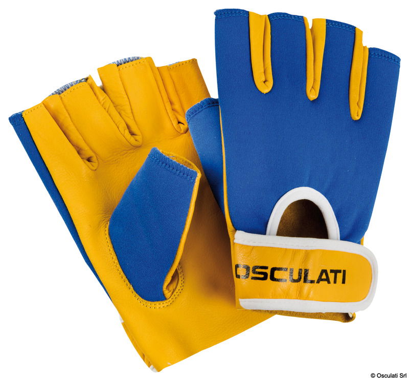 Con palmo in fiore di pelle trattata di color nocciola e dorso in tessuto di nylon blu elasticizzato, di forte spessore. Chiusura al polsino con strappo, particolarmente adatti per surf e sci nautico.