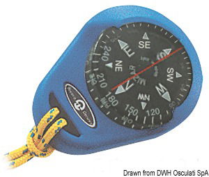 Resistente agli urti. Si porta al collo. Ideale per surf, piccole barche, come bussola di emergenza e come bussola da rilevamento essendo provvista di tacche di mira e doppia lettura frontale superiore. Rosa di 5° in 5°, sospensione a spillo, galleggiante. Modelli:-"MIZAR": con ghiera fissa-"ORION": con ghiera graduata esterna girevole
