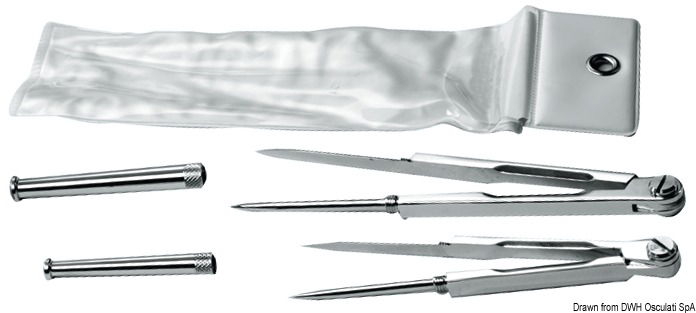 In ottone cromato, completi di salvapunte e custodia.