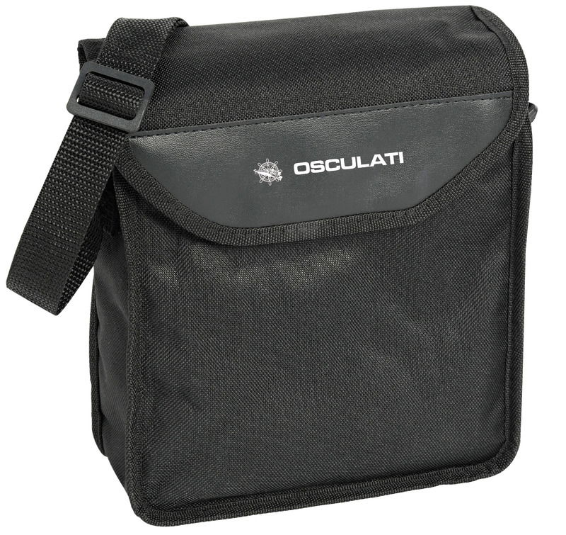 Completamente a tenuta stagna con rivestimento esterno in gomma. Riempito all’interno di gas azoto. Lenti azzurrate anti riflesso Ruby Coating. Completo di tracolla e custodia.