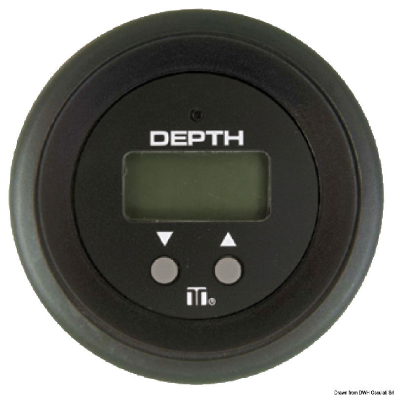 Legge da 0,7 a 61 m fino ad una velocità di 101 km/h (63 mph). Display LCD polarizzato. Scala in metri o piedi a scelta. Funzioni d'allarme di minima e massima profondità + sia sonoro che ottico. Potenza max 250 watt. Trasduttore di poppa da 200 khz con cavo da 9 m. Possibilità di calibrare la profondità tenendo conto dell'immersione della barca (keel offset).