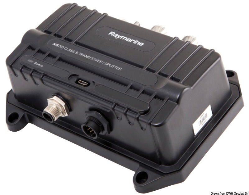 Il sistema AIS (Automatic Identification System), che opera nella banda marittima VHF, consente loscambio radio dello stato di navigazione tra imbarcazioni e centri costieri di monitoraggio del traffico.Le imbarcazioni commerciali, le navi da crociera e altre imbarcazioni equipaggiate con i dispositivi AIStrasmettono messaggi AIS che comprendono il nome dell’imbarcazione, la rotta, la velocità e lo statodi navigazione corrente.L' AIS700 Raymarine è un ricetrasmettitore con sistema di identificazione automatica (AIS) di Classe B e uno splitter integrato per l'antenna VHF; collegamenti multipli tra cui SeaTalkNG, NMEA2000, NMEA0183.