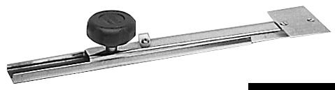 Realizzato in acciaio inox AISI 316, accetta tutti i trasduttori di poppa per ecoscandagli in commercio e permette di alzare o abbassare o sfilare completamente lo stesso, lunghezza 30 cm.