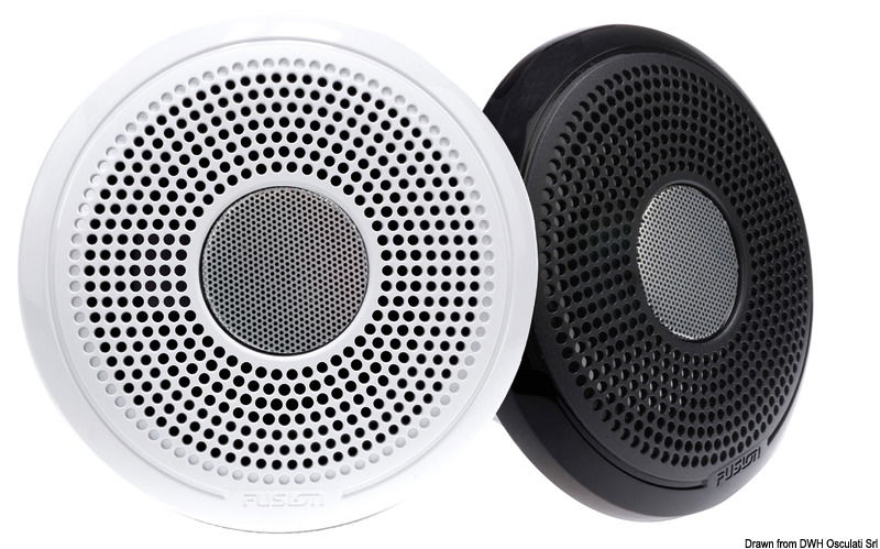 Questi speaker sono progettati per un'acustica ad alte prestazioni ed una maggiore protezione dalle condizioni ambientali. Venduti a coppia.