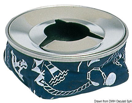 In acciaio inox. Ha il fondo con piombini per ottenere la massima stabilità. Di aspetto molto gradevole e di elegante disegno, con porta sigarette.