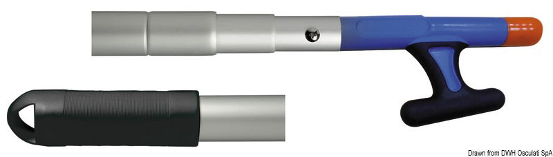 Fabbricato in alluminio anodizzato naturale, con gancio in tecnopolimero bicomponente antisdrucciolo. Bloccaggio rapido in qualsiasi punto tramite rotazione.