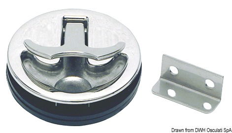 In acciaio inox AISI 316 microfuso e lucidato a specchio. La maniglietta, tramite un blocco a pressione, può rimanere aperta o chiusa.