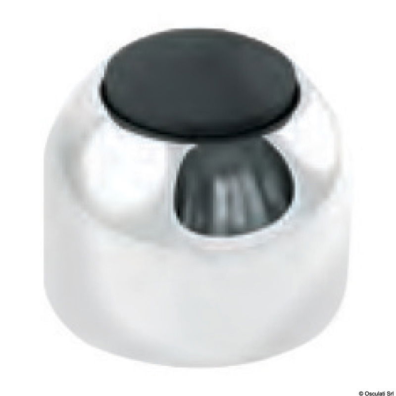 In ottone cromato e gomma per assorbire gli urti