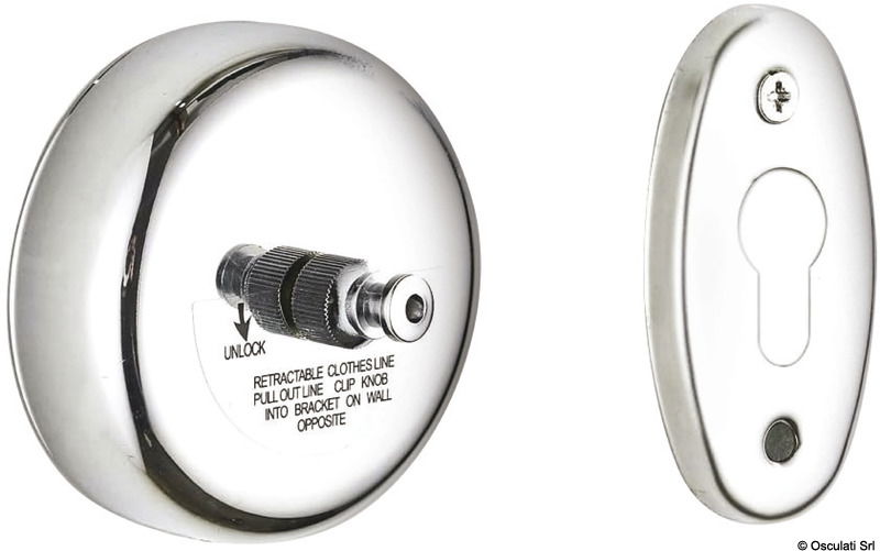 Stendibiancheria retrattile in acciaio inox: dispone di cavo in nylon lungo 2,8 m auto-tensionato, adatto per fissaggio a paratia, ingombro zero quando chiuso.