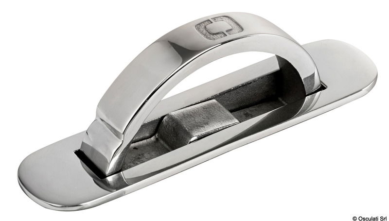 Maniglia di dimensioni compatte in acciaio inox.Il sistema ad apertura rotante permette di avare una presa larga ed ergonomica in poco spazio.Predisposta per montaggio ad incasso, dotata di chiusura con sistema antivibrazione.