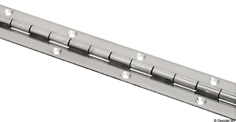 In acciaio inox lucidata a specchio.