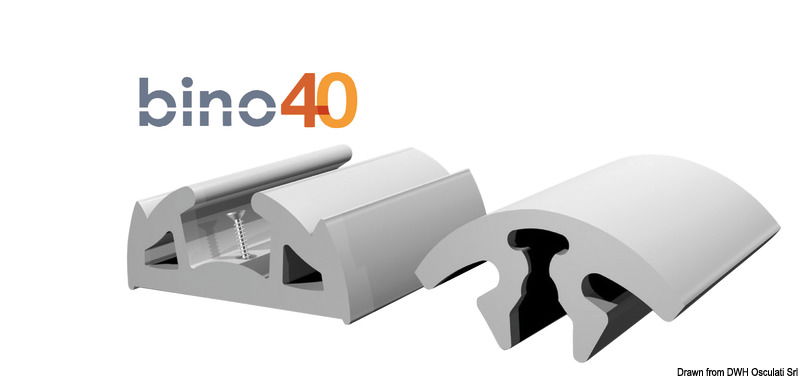 Realizzato in PVC. Composto da 2 parti ad incastro + profilo inox di fissaggio (solo 65 e 90). Montaggio a freddo.Bino 40 estremamente flessibile ed adatto a curvature accentuate sui due assi. Bino 65 e 90 fornisce una elevata protezione ed è consigliato per imbarcazioni pesanti, da lavoro, militari o dove la facilità di installazione è necessaria.