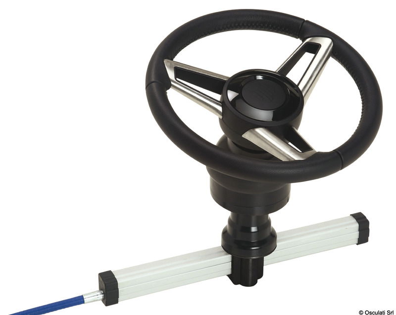 Sistemi di guida rettilinei per montaggio con tilt. Da completarsi con gruppo alberino G87 (45.087.00). - Angolo totale di regolazione di 48° su cinque posizioni differenti;- Il sistema di inclinazione elimina inutili movimenti dietro al cruscotto;- Estremità del monocavo in acciaio inossidabile;- Alberino standard da 3/4” in acciaio inox;- La versione ZT è realizzata in modo da evitare la “reversibilità” della manovra, impedendo il ritorno del volante, mantenendo la direzione di guida;- I sistemi di guida TM87O non devono essere applicati su imbarcazioni equipaggiate con motorizzazioni che superano le potenze massime installabili stabilite dal cantiere;- Conforme alle normative ISO 8848 e ABYC P17.