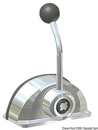 Universali per qualsiasi motore, funzione di controllo gas e invertitore. Dimensioni estremamente ridotte. Fabbricate in zama cromata. Disponibili nelle versioni ad azione doppia con disinnesto invertitore a pulsante, o ad azione singola in cui ogni leva controlla separatamente il cavo del gas o dell'inveritore. Usano qualsiasi cavo escluso C4. Già pronte per uso con cavi C2/C7/C8/MACHZero.Il kit X12 (45.012.00) OPTIONAL permette l'avviamento solo con motore in folle.Kit adattamento cavi:K60 (B301/B302) con cavi C5/C16/MACH5;K62 (B301/B302) con cavi C36/MACH36;K63 (B322) con cavi C5/C16/MACH5;K65 (B322) con cavi C36/MACH36;K67 (B322) con cavi C2/C7/C8/MACH0.Per cavi C36/MACH36 richiedere kit K62 (45.100.12). Per cavi C22 richiedere kit K61 (45.100.13).