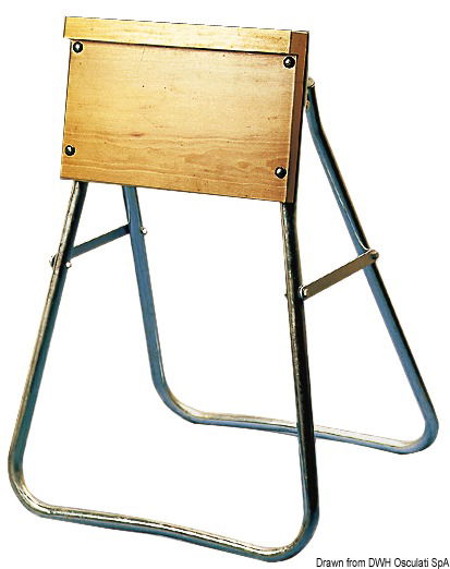 In tubo in acciaio zincato con tavoletta in compensato fenolico.